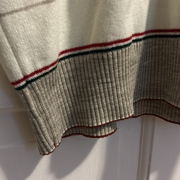 Pristine vintage collared sweater. Cream with burgundy/grey stripes. - Picture 3 of 3